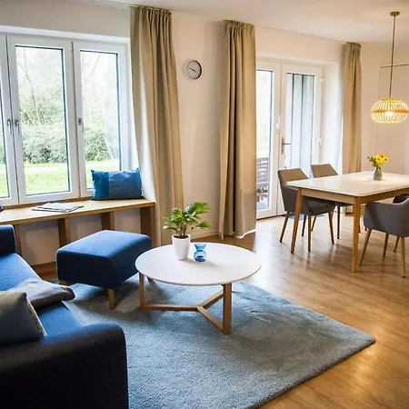 בית נופש Large Haussee Modern Retreat *